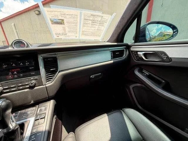 2017 Porsche Macan Turbo - Image 18 of 20