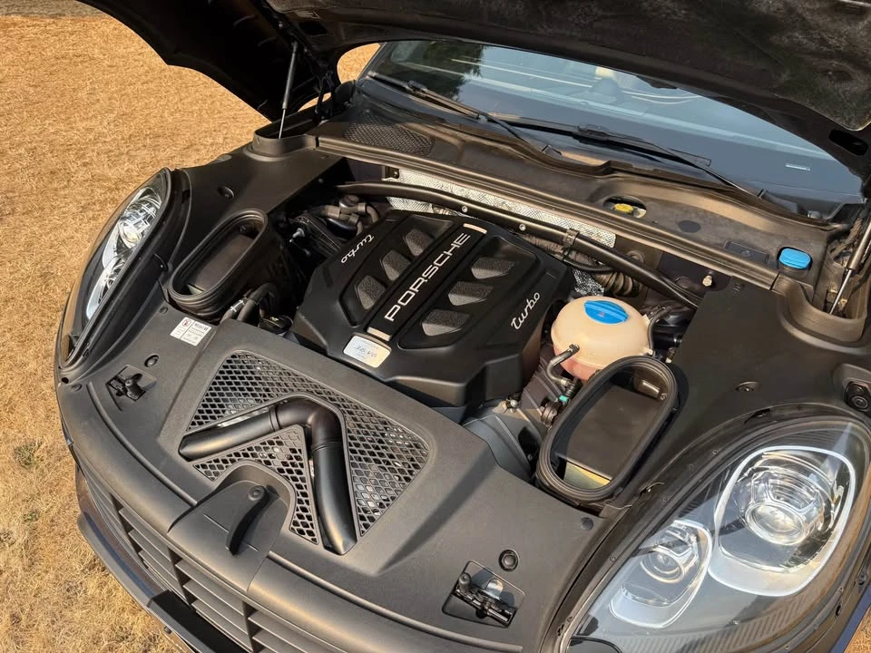 2017 Porsche Macan Turbo - Image 13 of 16