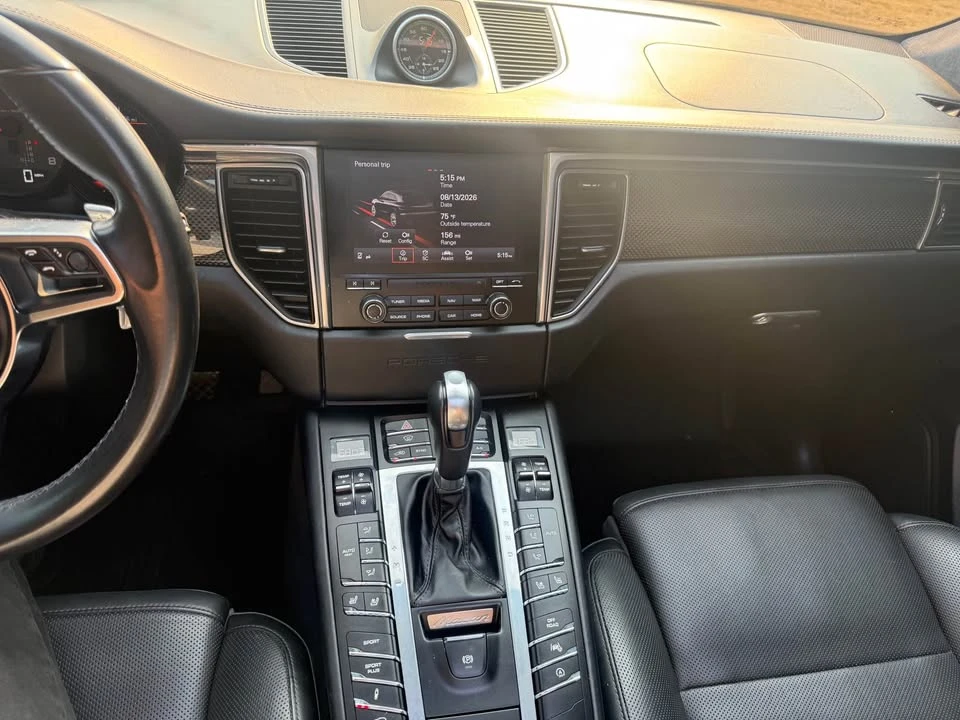 2017 Porsche Macan Turbo - Image 8 of 16