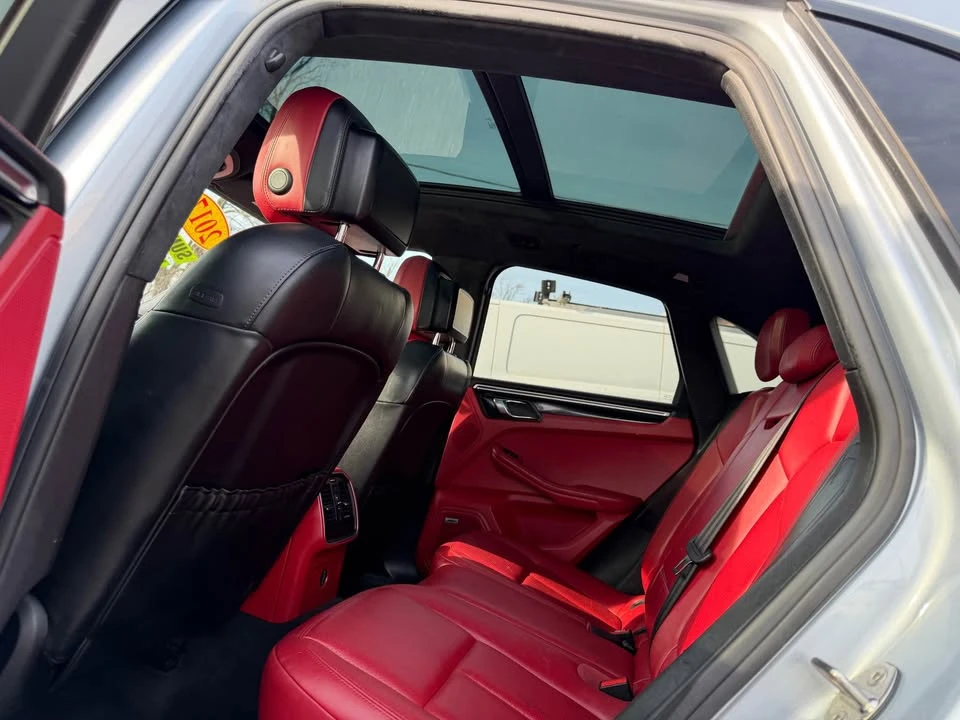2017 Porsche Macan Turbo - Image 11 of 20