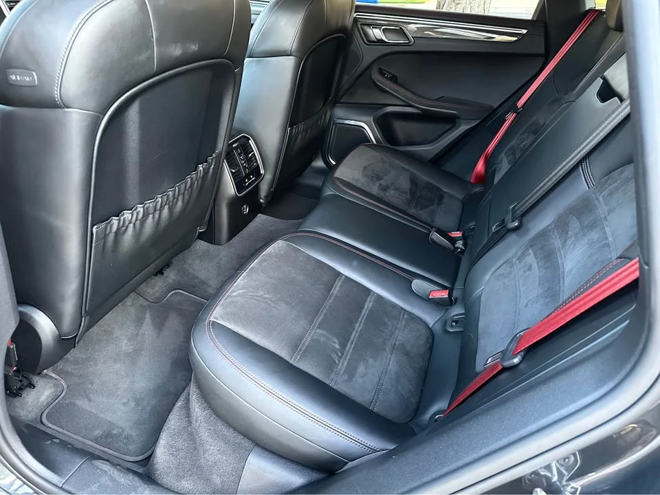 2017 Porsche Macan Turbo - Image 16 of 20
