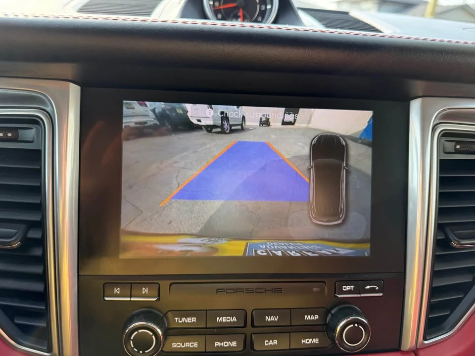 2017 Porsche Macan Turbo - Image 17 of 20