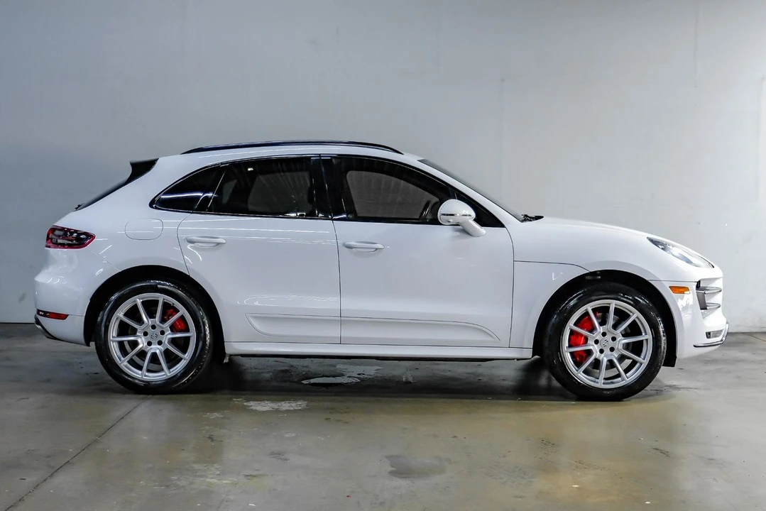 2017 Porsche Macan Turbo - Image 11 of 21