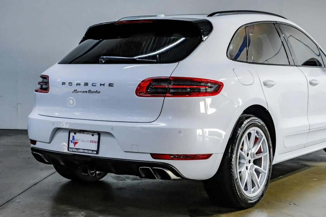 2017 Porsche Macan Turbo - Image 13 of 21
