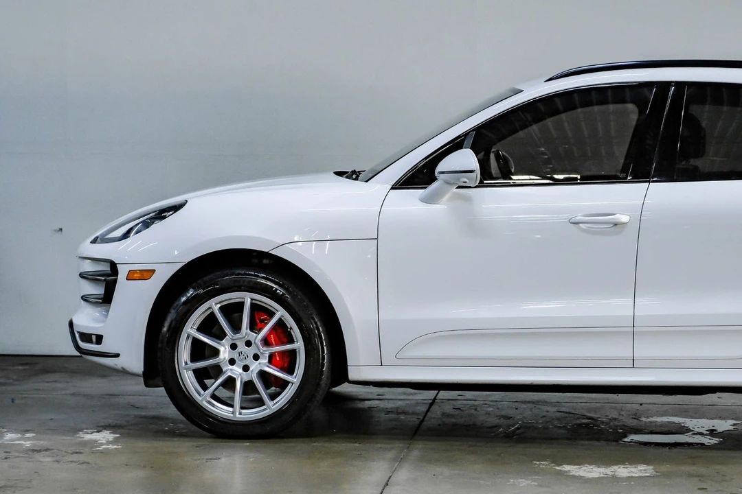 2017 Porsche Macan Turbo - Image 17 of 21
