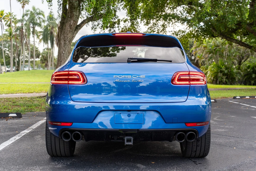 2017 Porsche Macan Turbo - Image 11 of 31