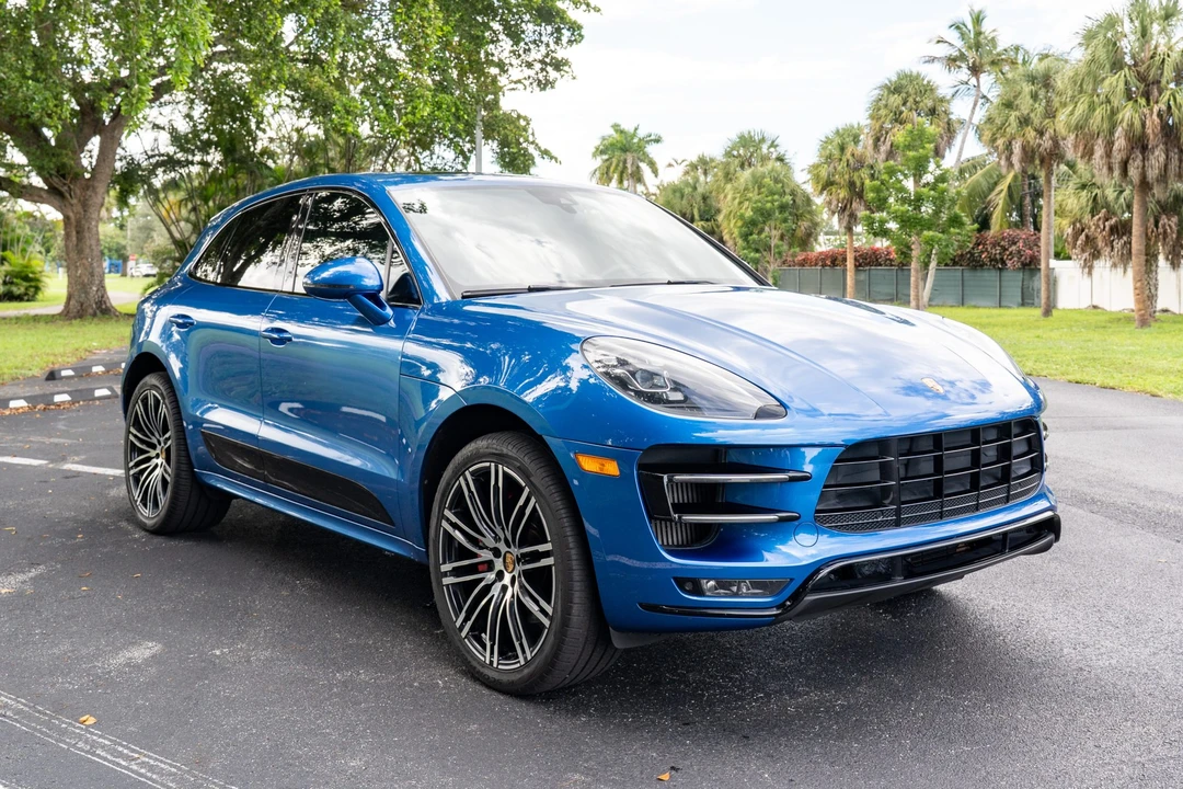 2017 Porsche Macan Turbo - Image 2 of 31