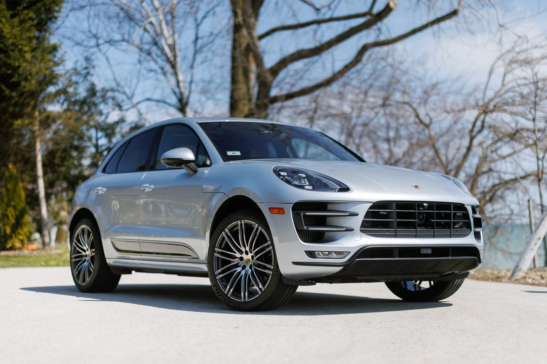 2017 Porsche Macan Turbo - Image 14 of 31