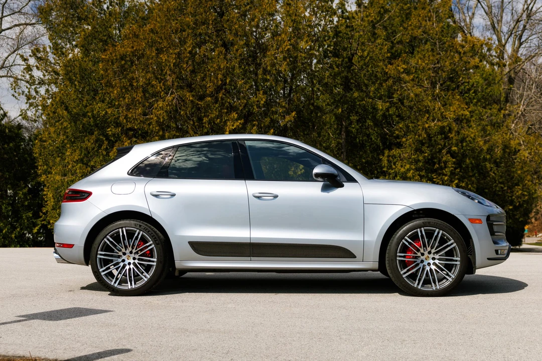 2017 Porsche Macan Turbo - Image 19 of 31