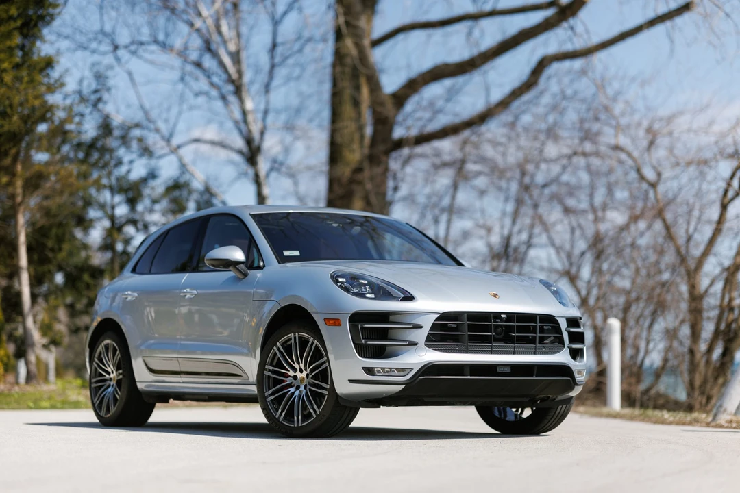 2017 Porsche Macan Turbo - Image 12 of 31