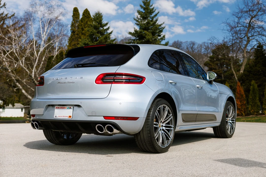 2017 Porsche Macan Turbo - Image 20 of 31