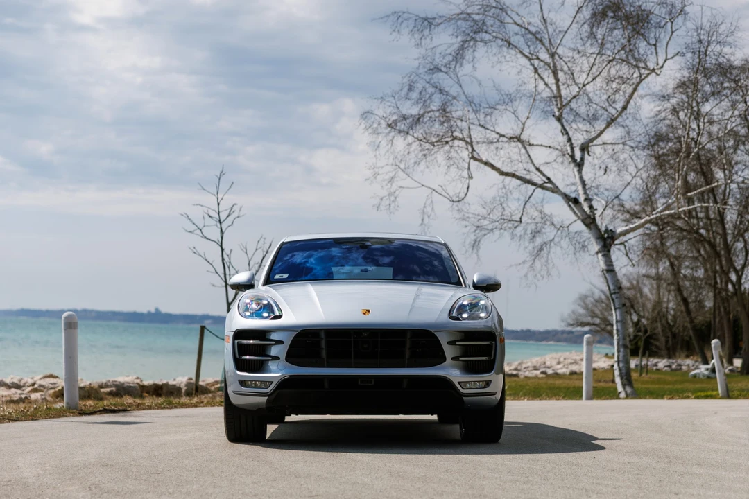 2017 Porsche Macan Turbo - Image 7 of 31
