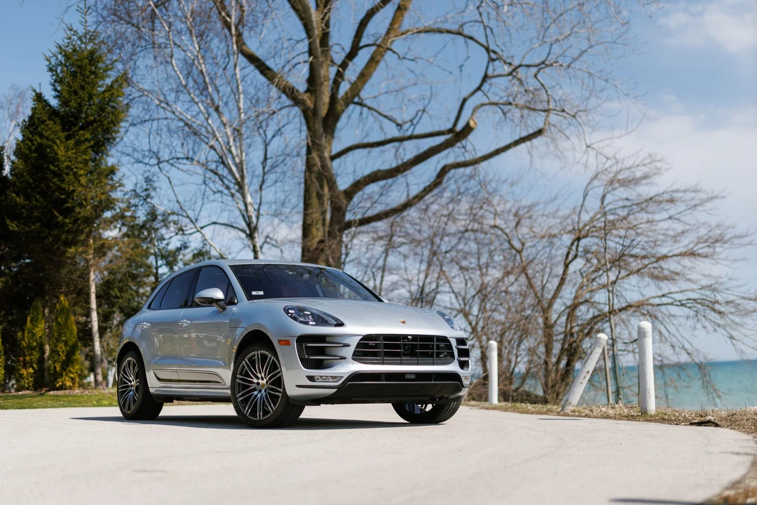 2017 Porsche Macan Turbo - Image 13 of 31