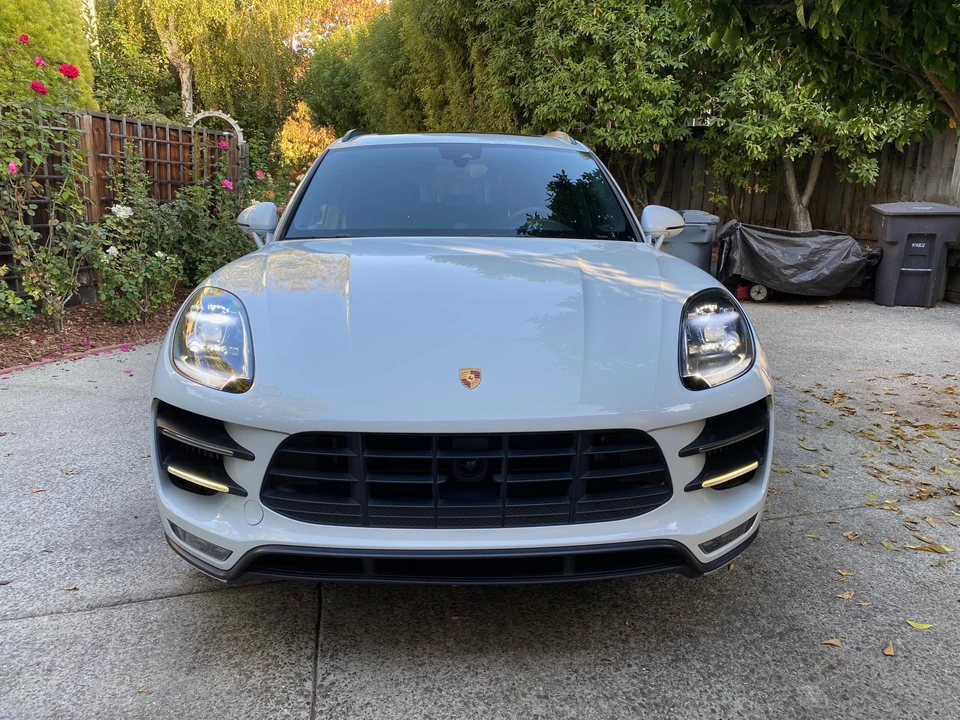 2017 Porsche Macan Turbo - Image 2 of 31