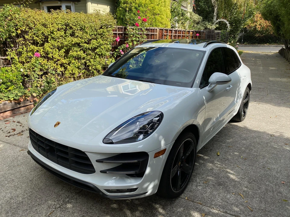 2017 Porsche Macan Turbo - Image 16 of 31