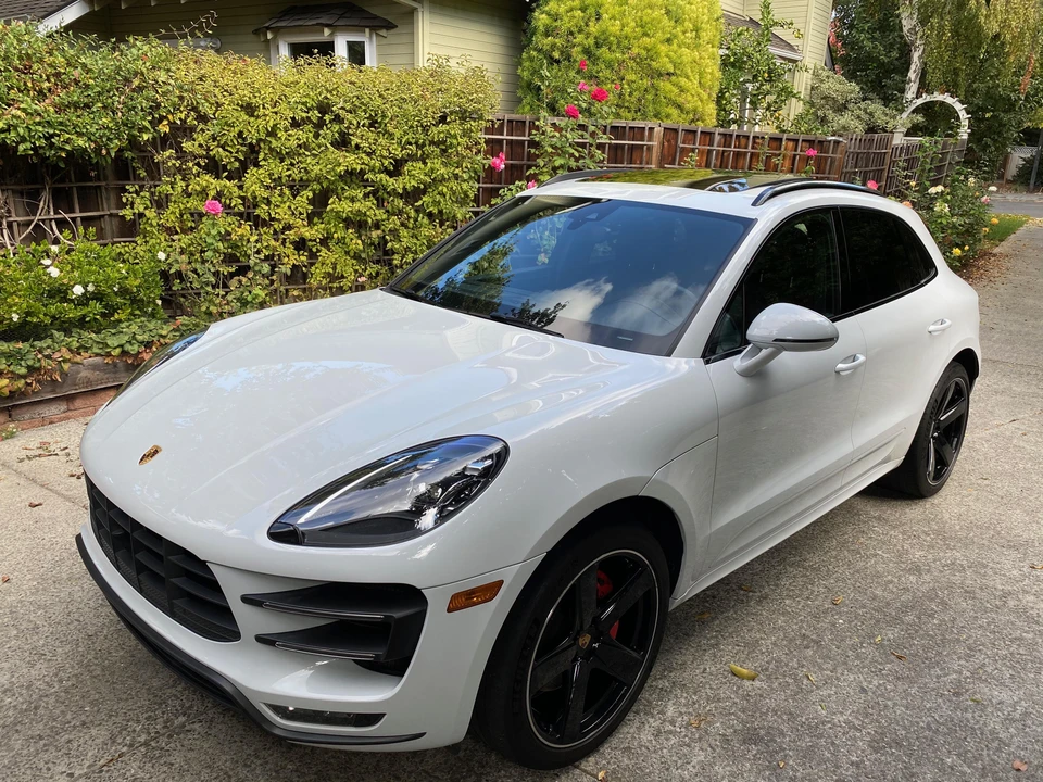 2017 Porsche Macan Turbo - Image 18 of 31