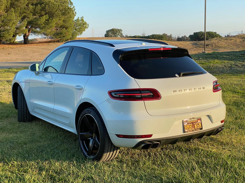 2017 Porsche Macan Turbo - Image 4 of 31