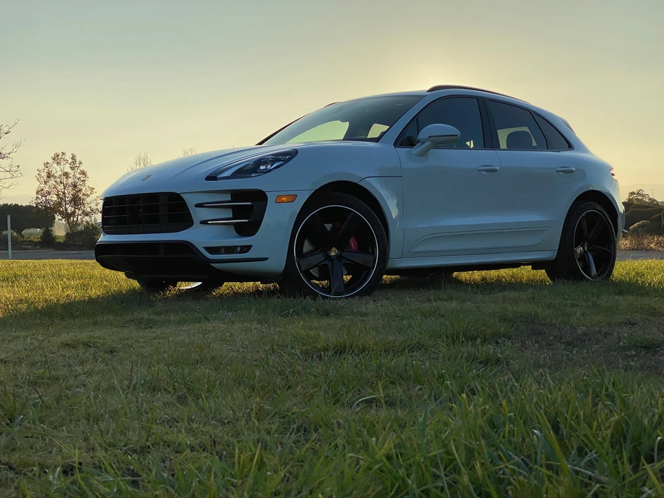 2017 Porsche Macan Turbo - Image 20 of 31