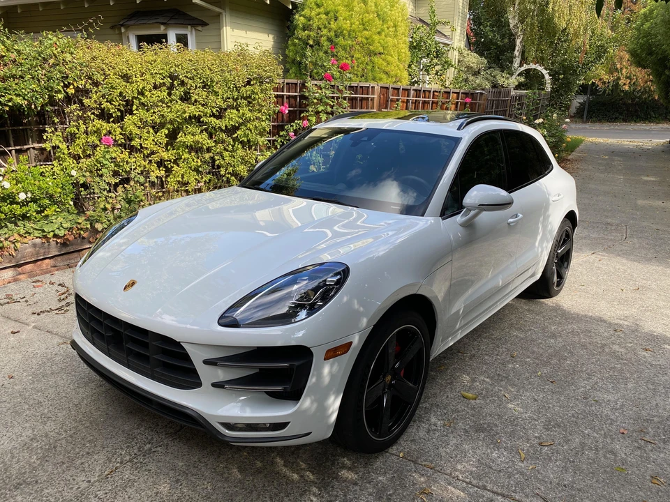 2017 Porsche Macan Turbo - Image 17 of 31