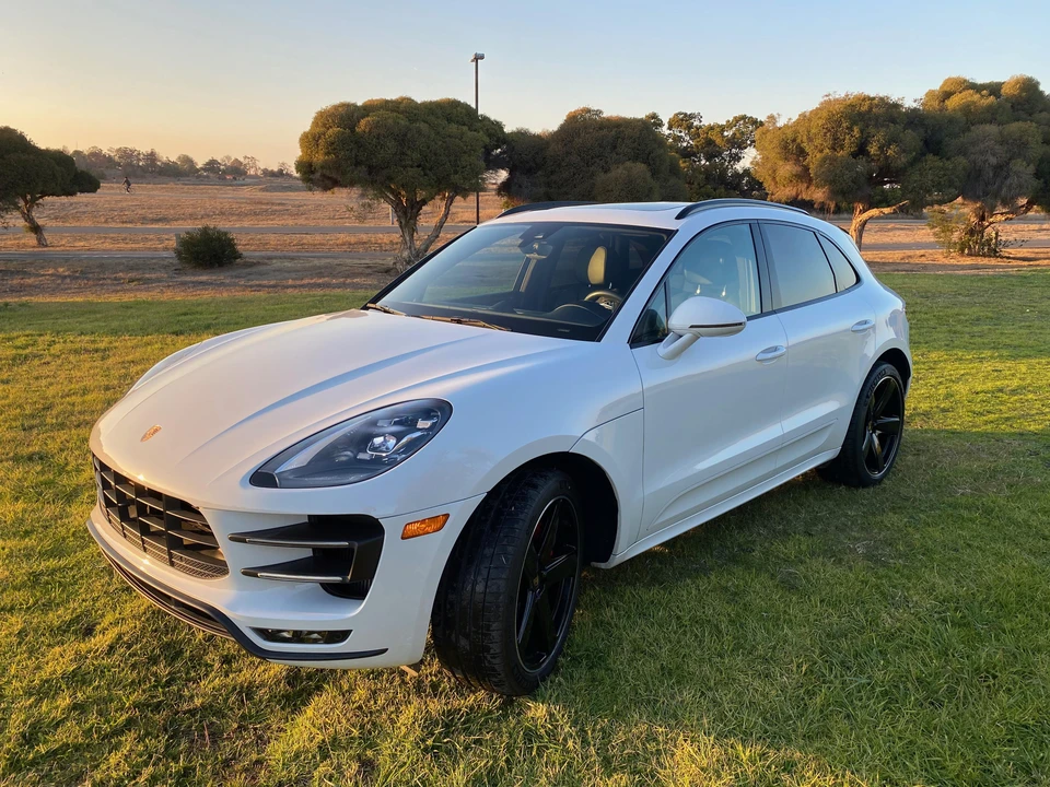 2017 Porsche Macan Turbo - Image 23 of 31