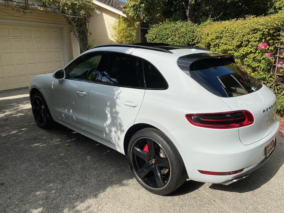 2017 Porsche Macan Turbo - Image 29 of 31