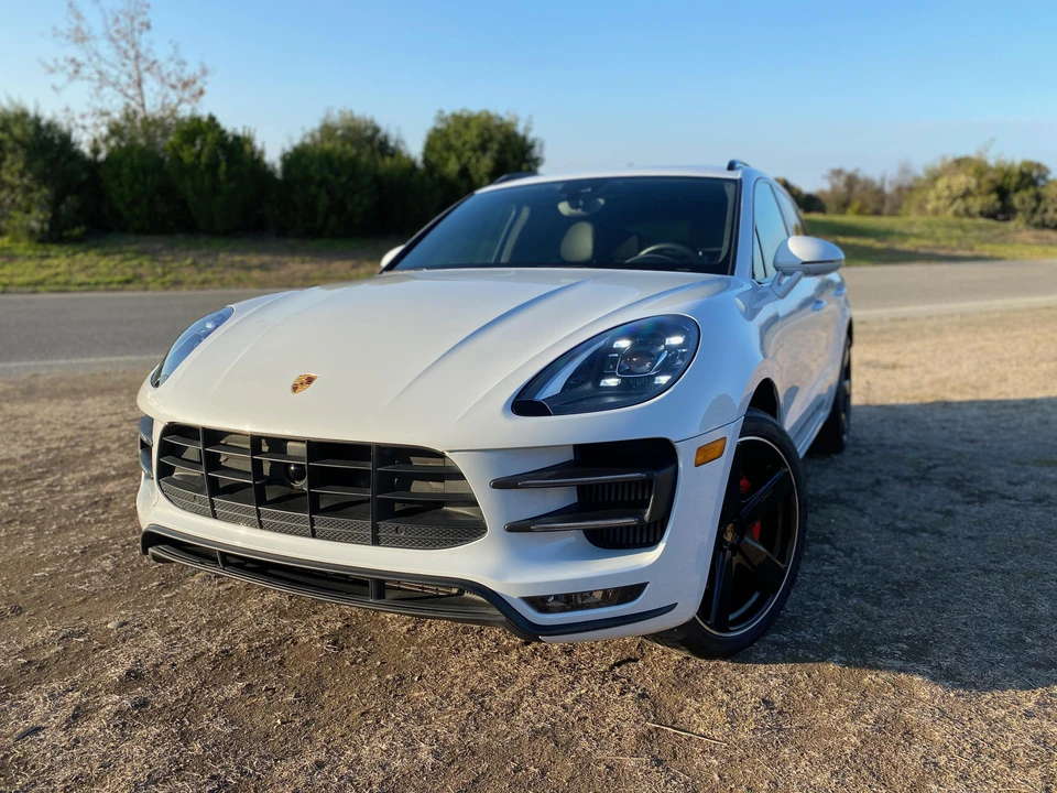 2017 Porsche Macan Turbo - Image 12 of 31