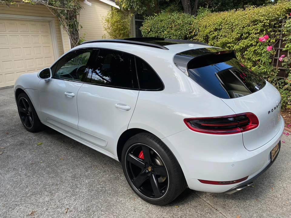 2017 Porsche Macan Turbo - Image 30 of 31