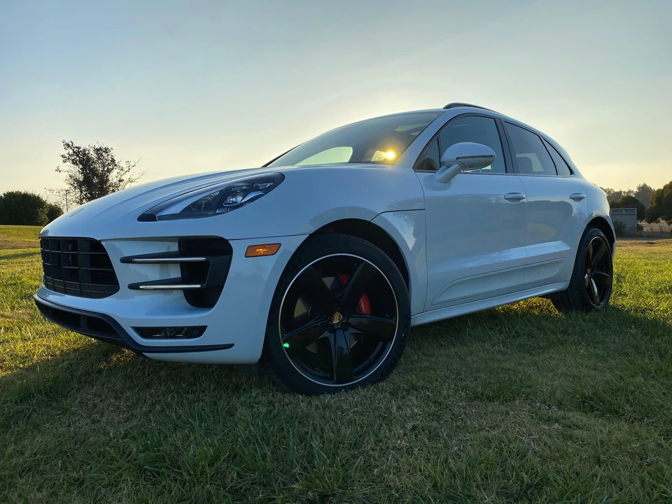 2017 Porsche Macan Turbo - Image 21 of 31