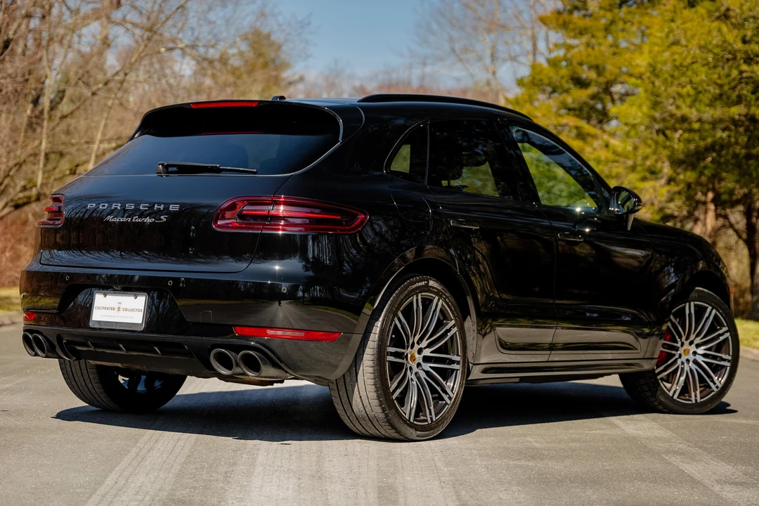 2017 Porsche Macan Turbo - Image 4 of 31