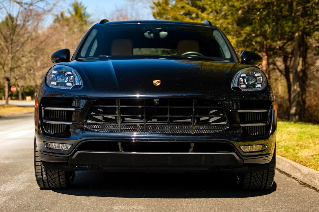 2017 Porsche Macan Turbo - Image 2 of 31