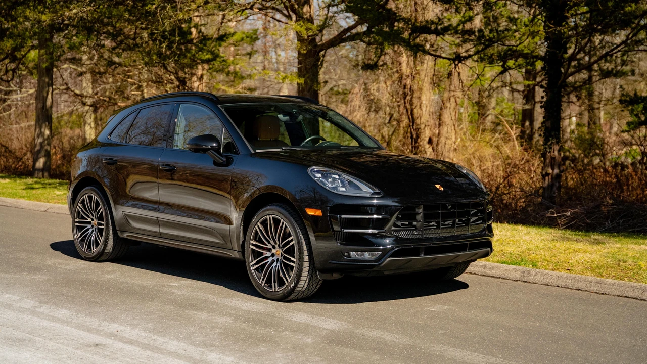 2017 Porsche Macan Turbo - Image 20 of 31