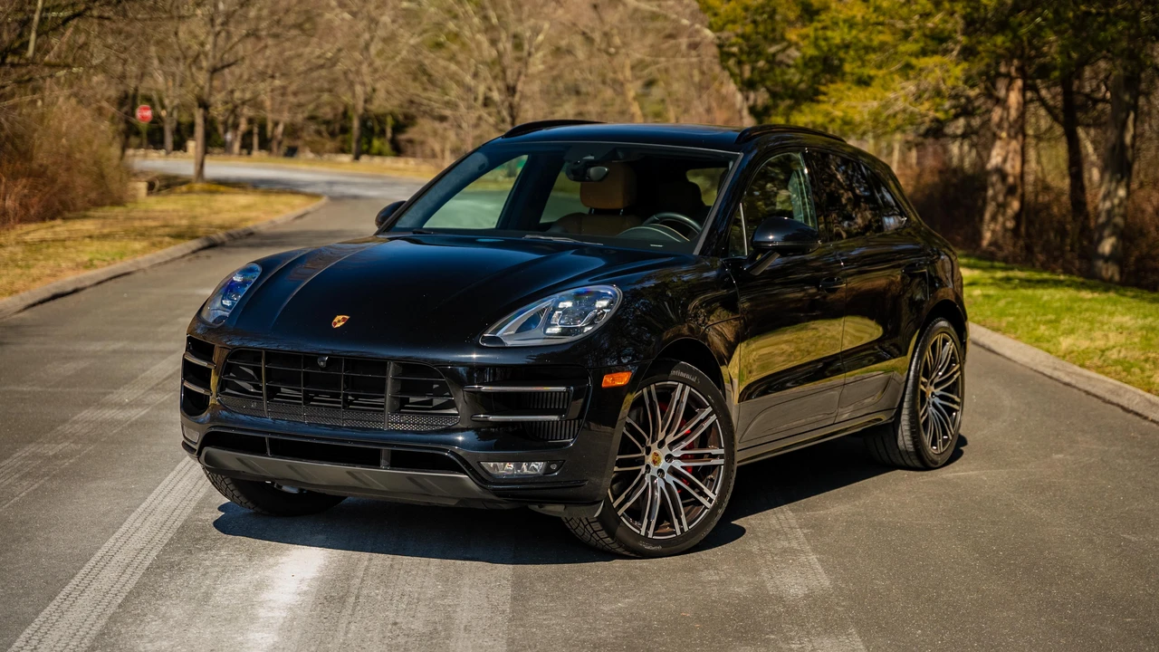 2017 Porsche Macan Turbo - Image 7 of 31