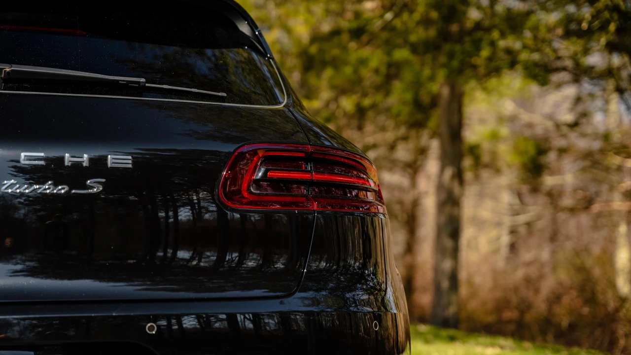2017 Porsche Macan Turbo - Image 31 of 31