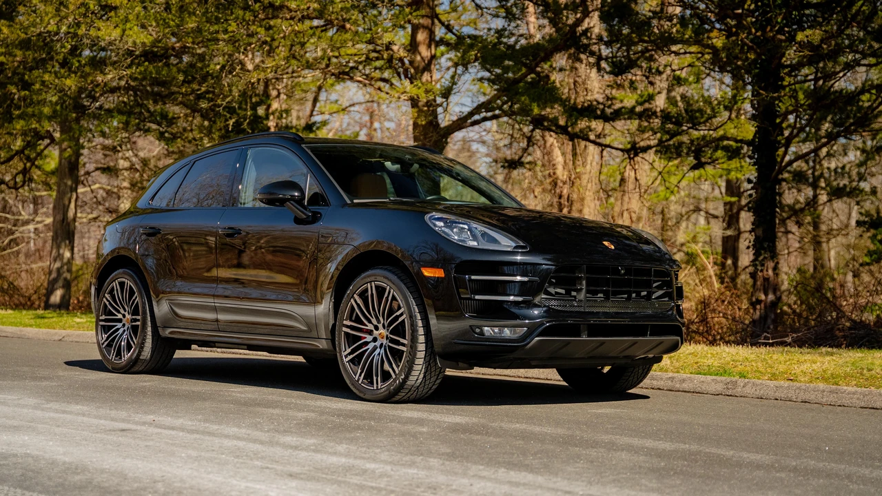 2017 Porsche Macan Turbo - Image 19 of 31