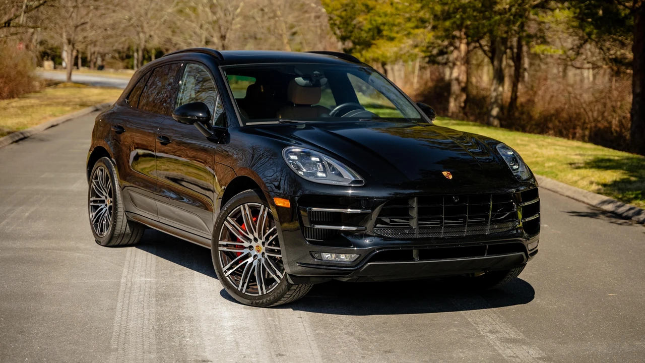 2017 Porsche Macan Turbo - Image 22 of 31