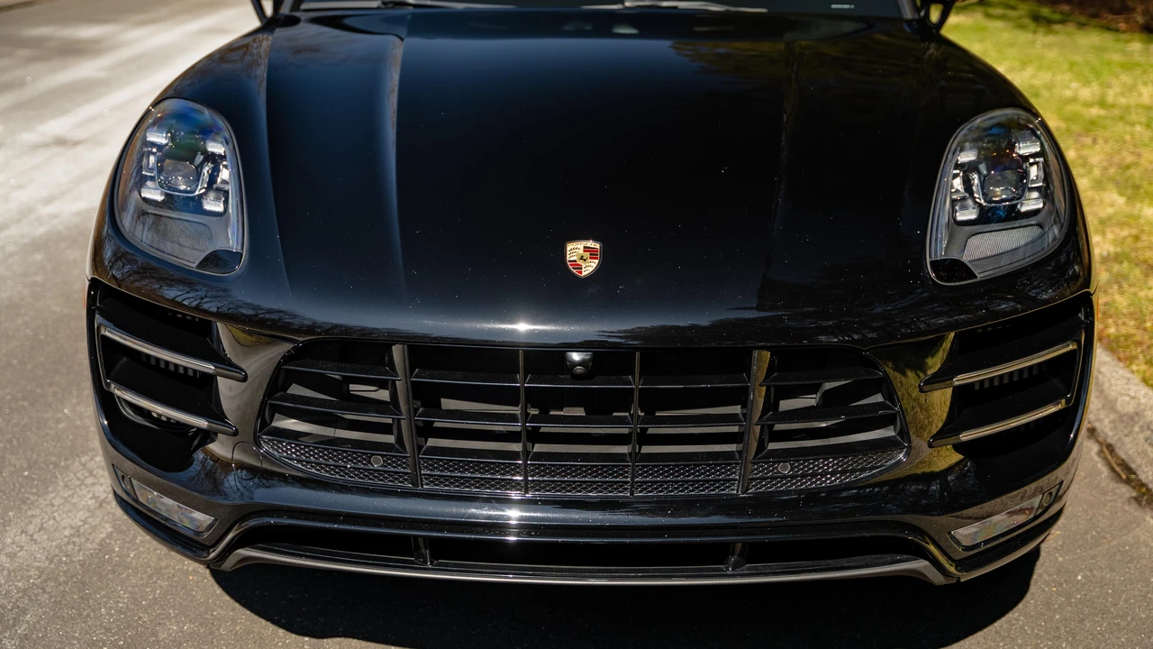 2017 Porsche Macan Turbo - Image 24 of 31