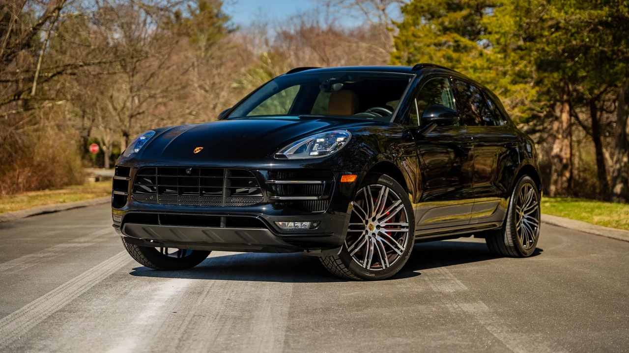 2017 Porsche Macan Turbo - Image 8 of 31