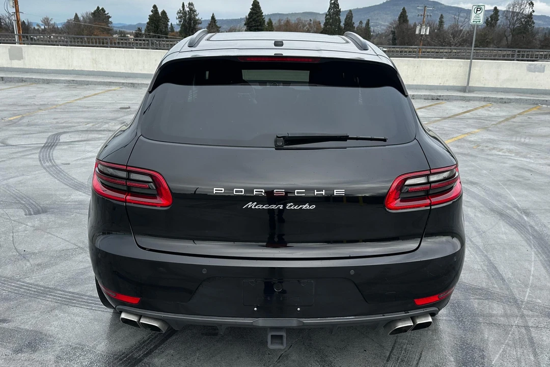 2017 Porsche Macan Turbo - Image 5 of 31