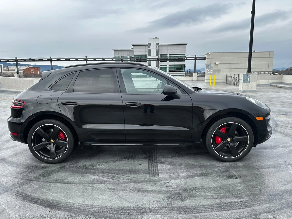 2017 Porsche Macan Turbo - Image 15 of 31