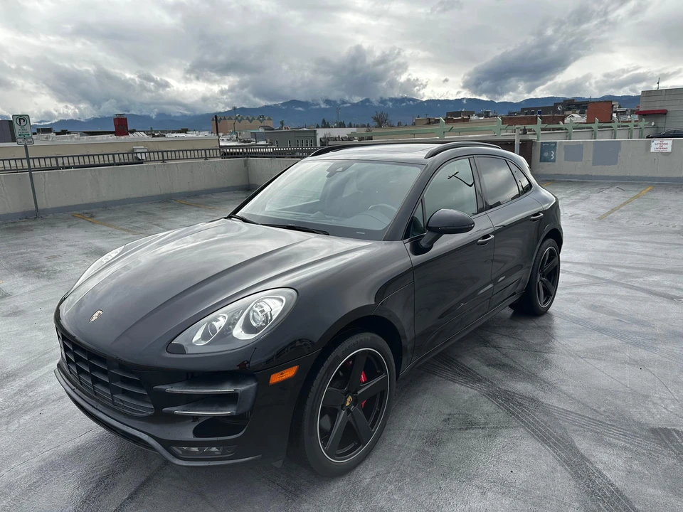 2017 Porsche Macan Turbo - Image 8 of 31
