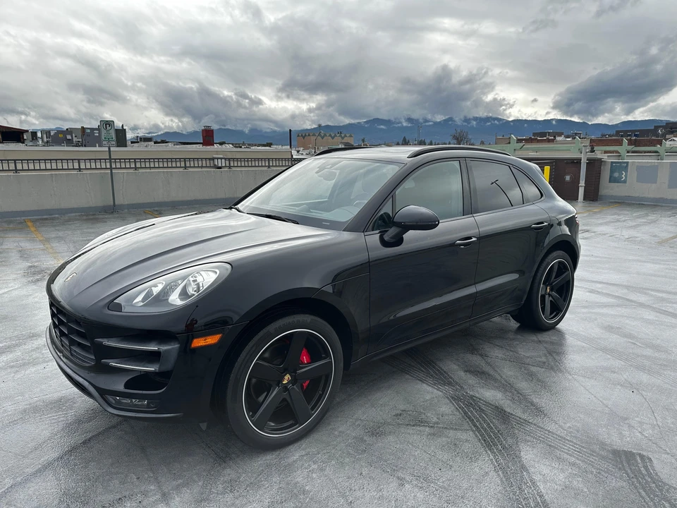 2017 Porsche Macan Turbo - Image 10 of 31