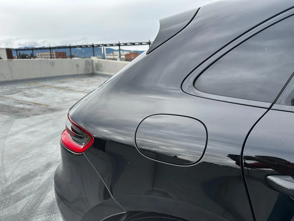2017 Porsche Macan Turbo - Image 24 of 31