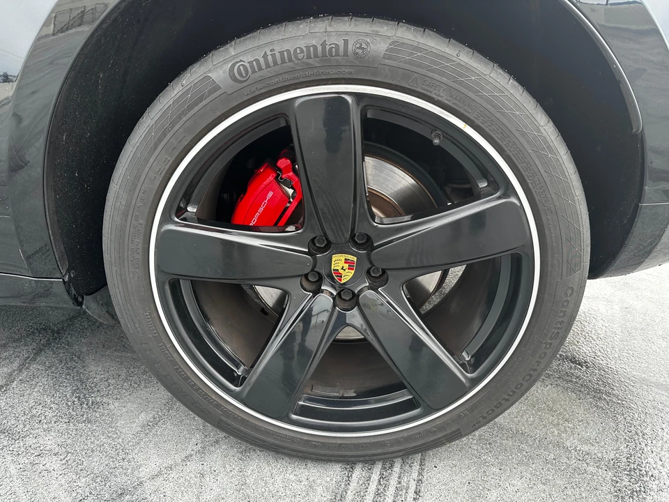 2017 Porsche Macan Turbo - Image 30 of 31