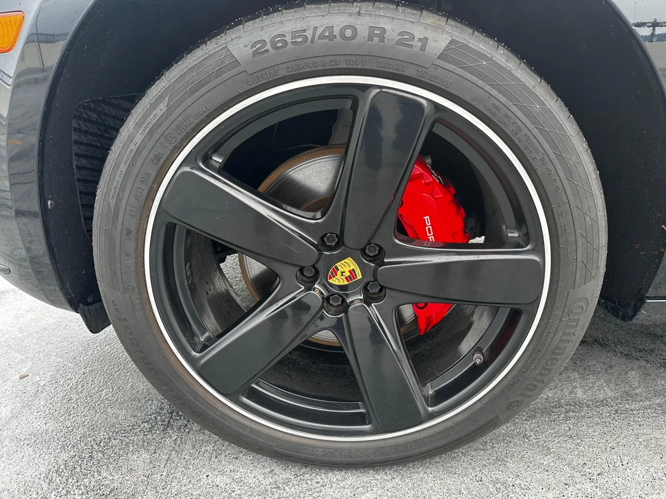 2017 Porsche Macan Turbo - Image 29 of 31