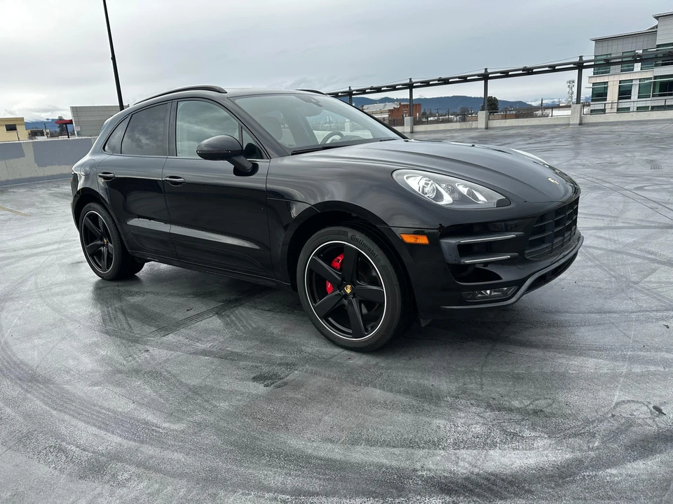 2017 Porsche Macan Turbo - Image 16 of 31