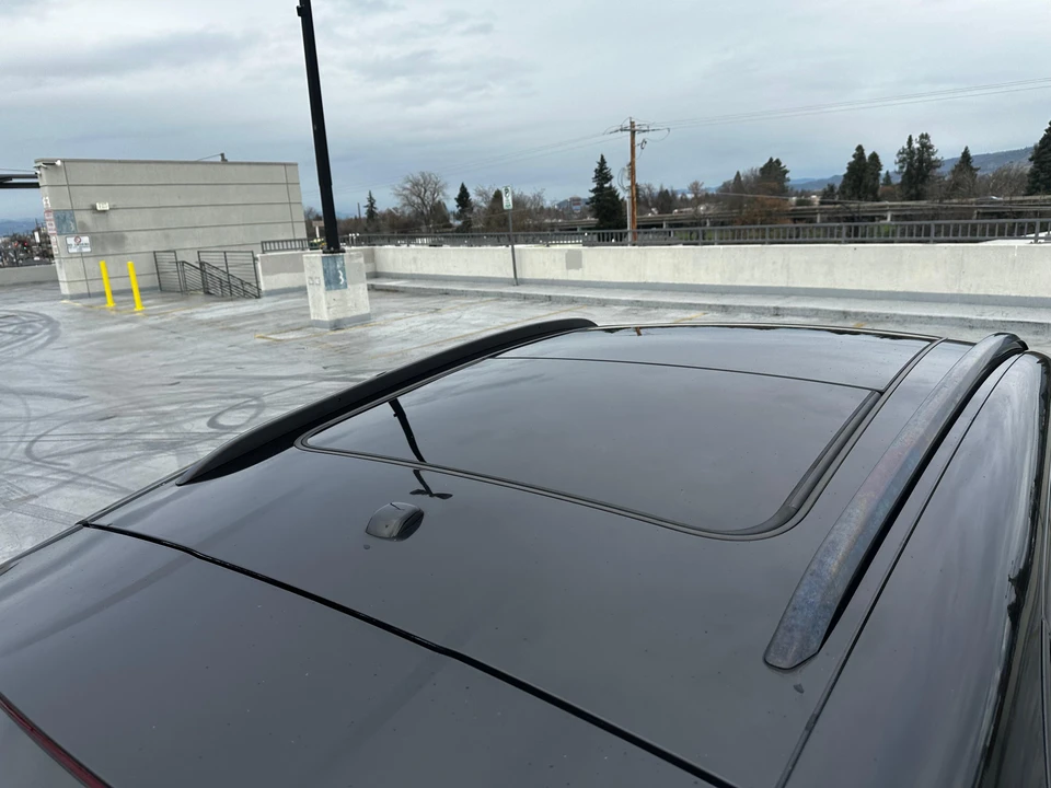 2017 Porsche Macan Turbo - Image 28 of 31