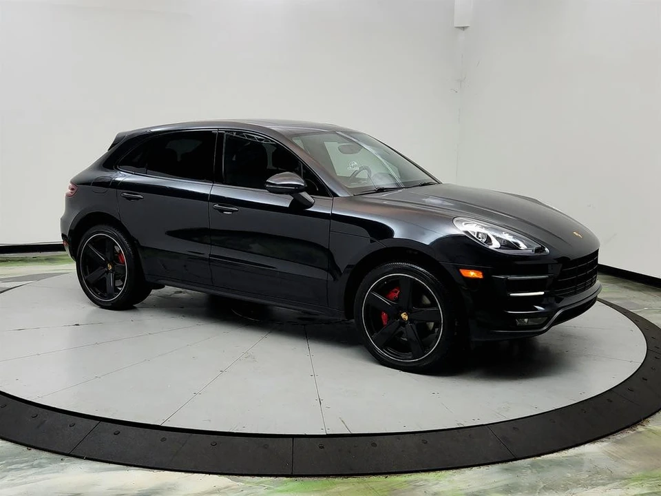 2017 Porsche Macan Turbo - Image 3 of 31