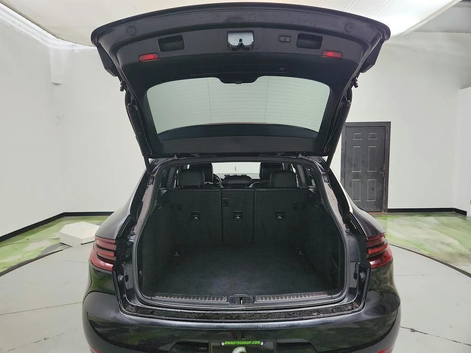 2017 Porsche Macan Turbo - Image 30 of 31