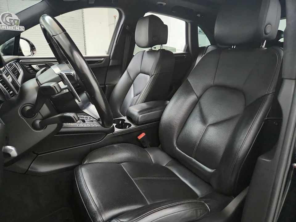 2017 Porsche Macan Turbo - Image 14 of 31