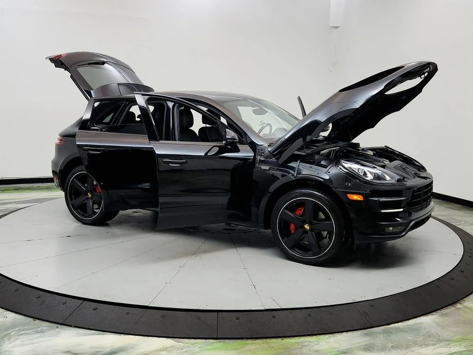2017 Porsche Macan Turbo - Image 10 of 31